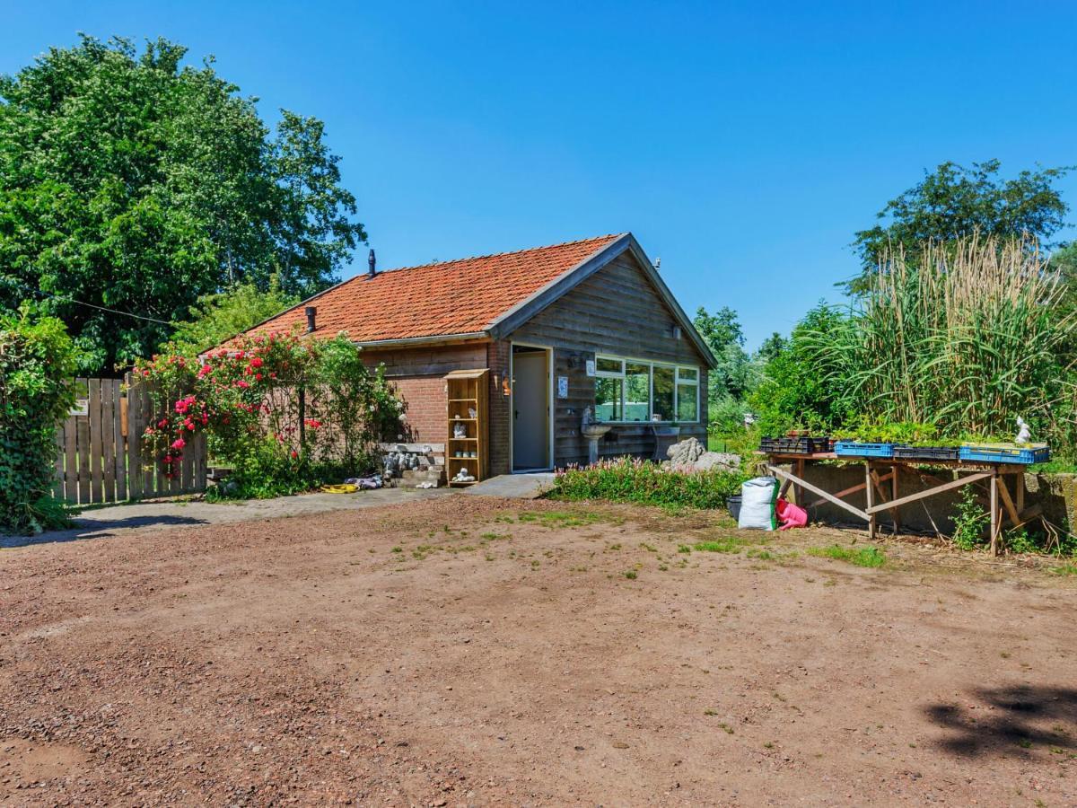 Enticing Holiday Home In Eastermar Near Burgumer Mar Lake Hoogzand Buitenkant foto