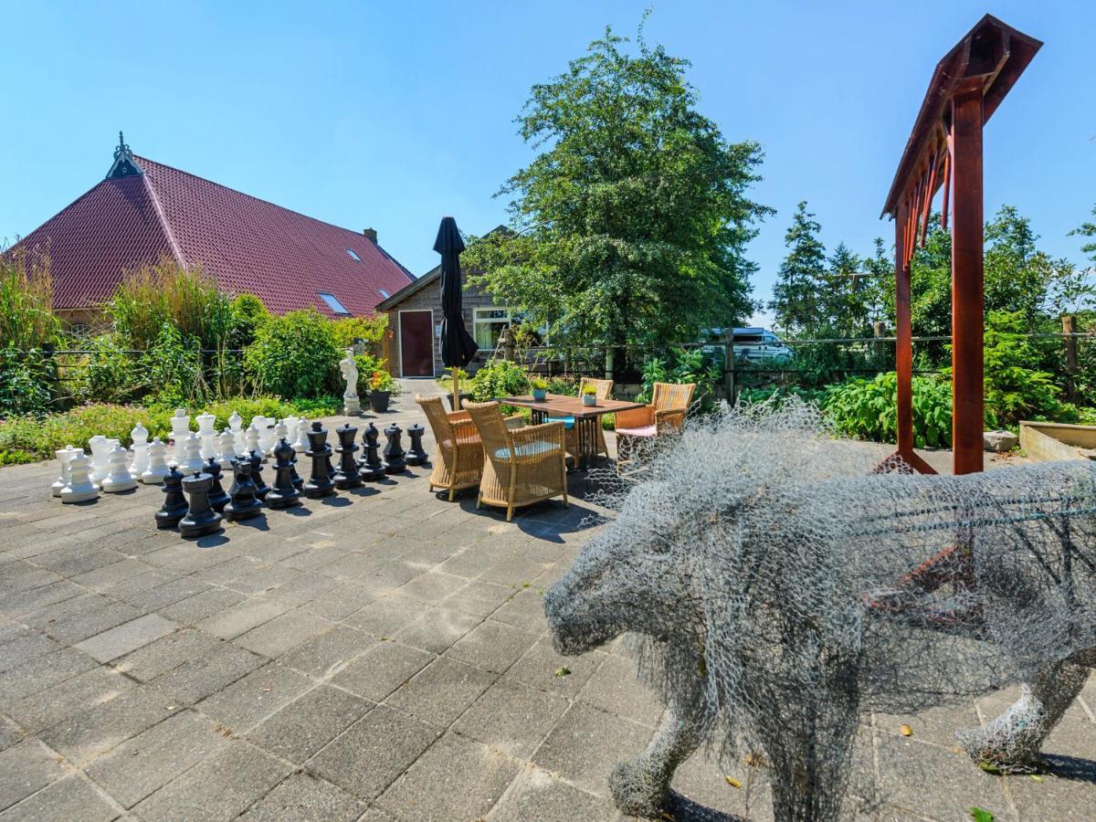 Enticing Holiday Home In Eastermar Near Burgumer Mar Lake Hoogzand Buitenkant foto